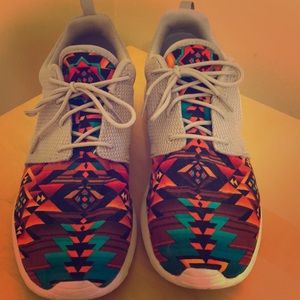 Nike Roshe Native Print